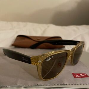 Ray-Ban New Wayfarer RB2132 ***read info***